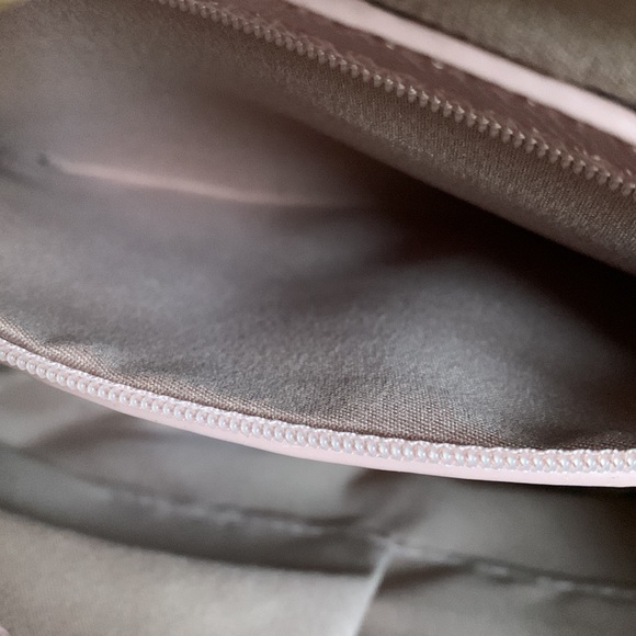 Bagdley Mischka- Blush Vegan Leather Hand Bag - Picture 5 of 7